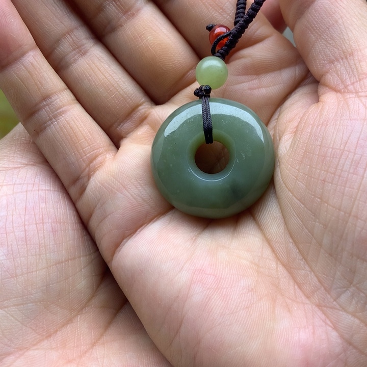 【闪购商品】透闪石质玉吊坠未镶嵌