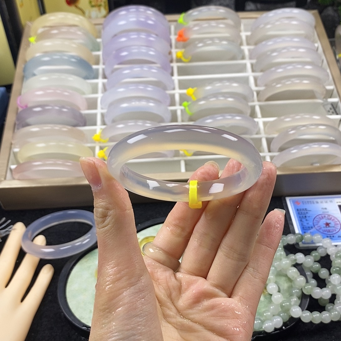 玛瑙/玉髓未镶嵌手镯