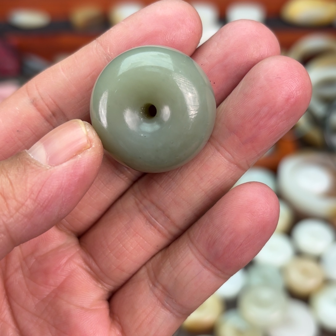 和田玉（糖玉）颈饰未镶嵌