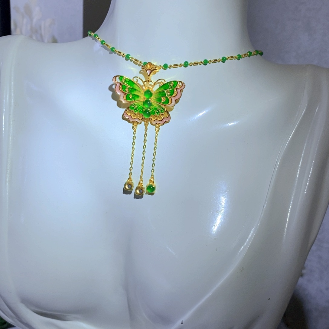 翡翠颈饰银S925镶嵌天然翡翠