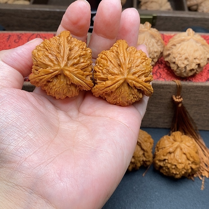 浮***场把件文玩核桃白奔