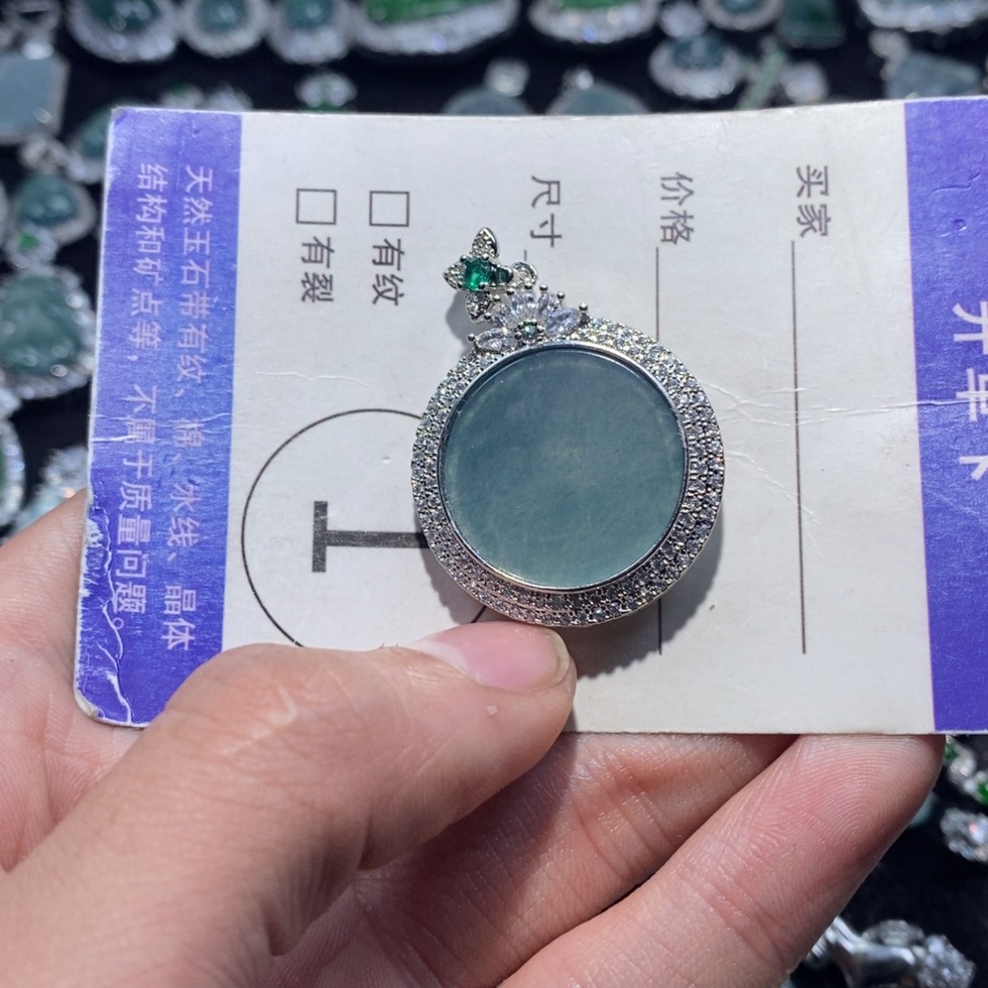 翡翠未镶嵌颈饰翡翠