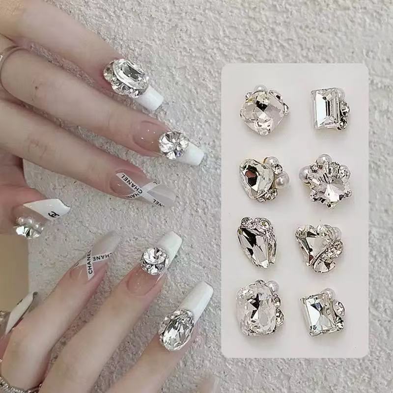 白色异形美甲堆堆钻球