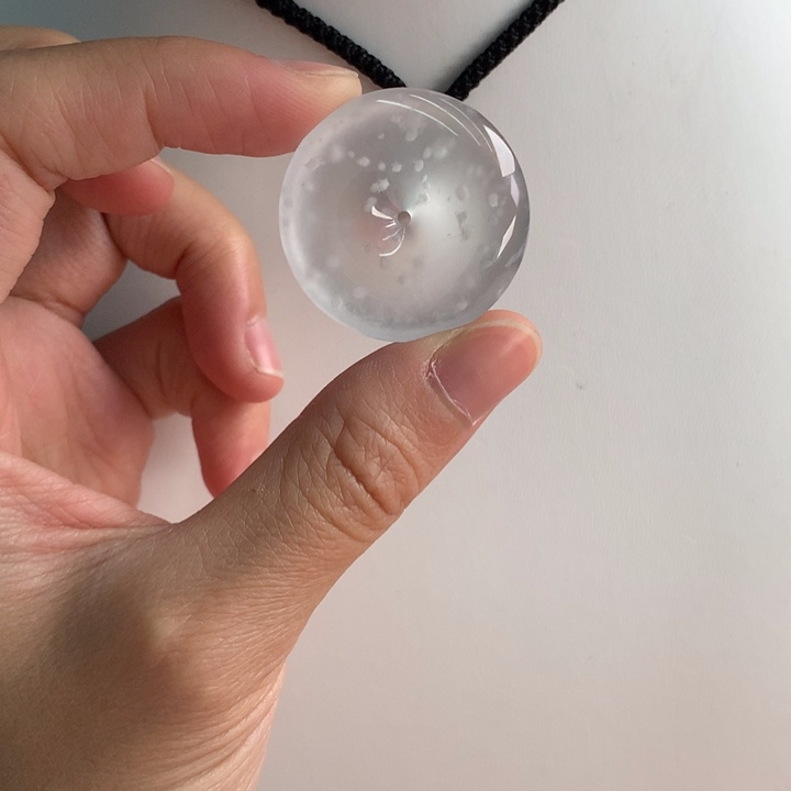 翡翠挂件未镶嵌….