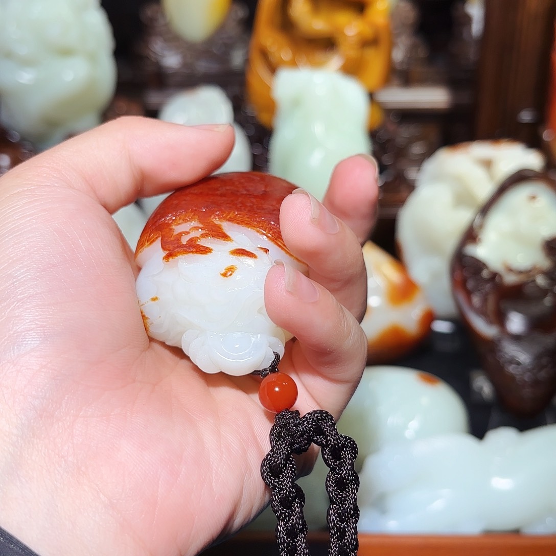 和田玉未镶嵌把件海**川