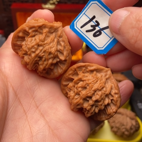 文玩核桃吊坠三棱40