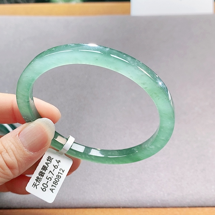 【闪购商品】翡翠手镯（圆镯）未镶嵌