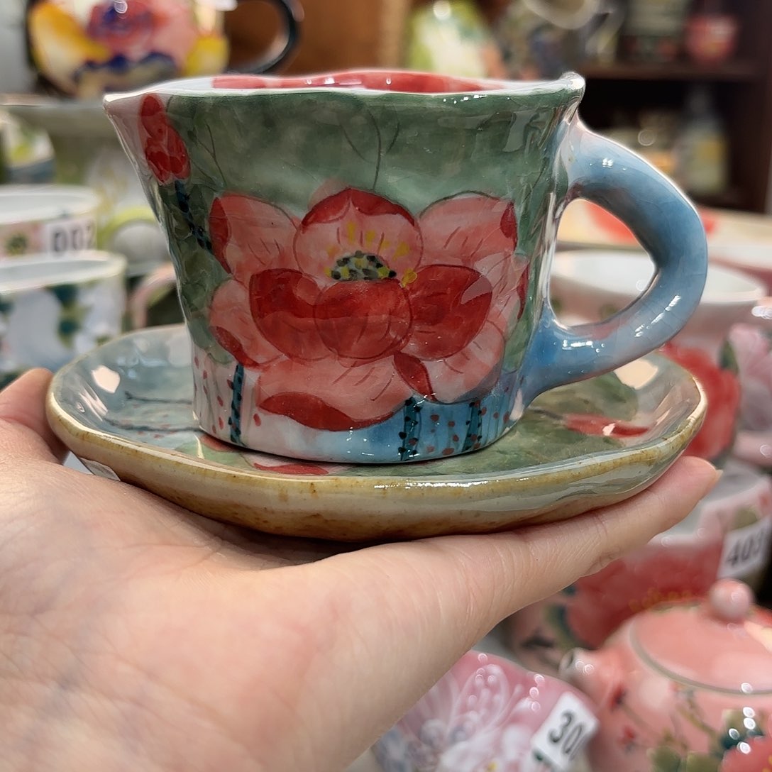 瓷片兔兔盖茨。兔兔