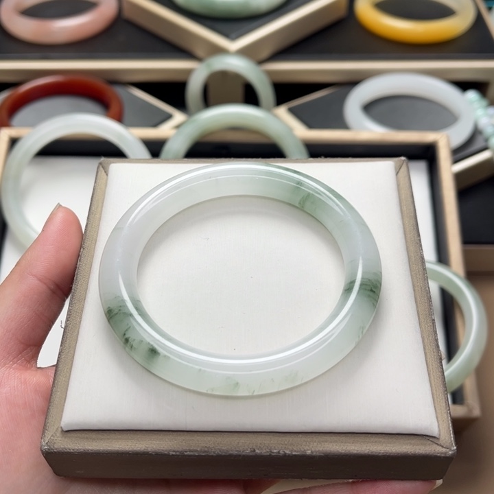 石英质玉手镯未镶嵌杜*