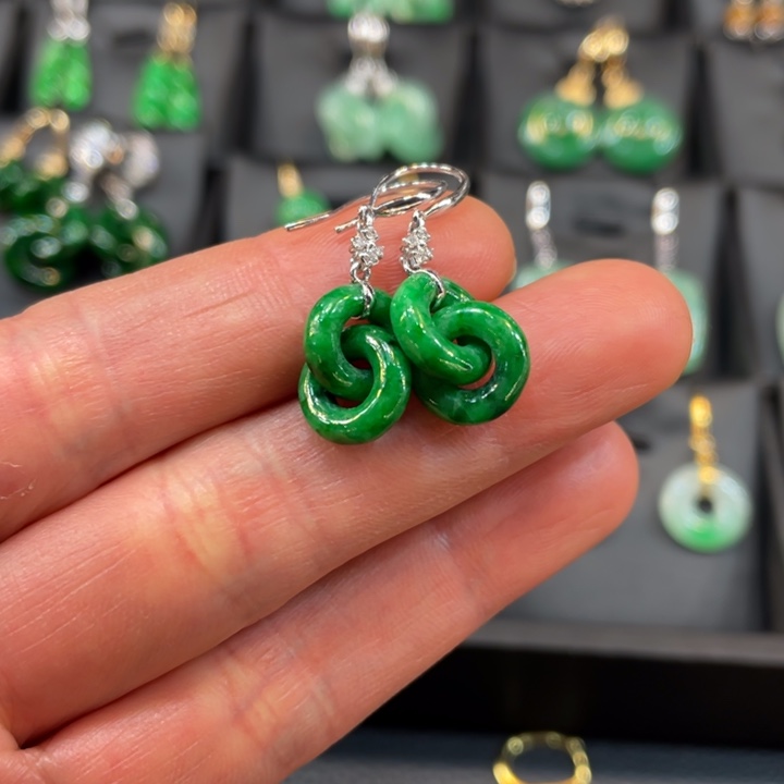 翡翠耳饰18K金镶嵌大***?