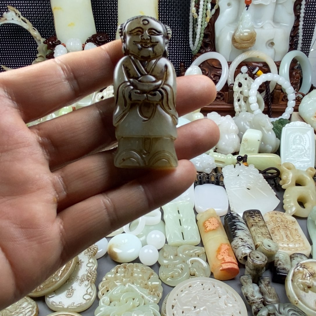 和田玉（糖玉）未镶嵌颈饰