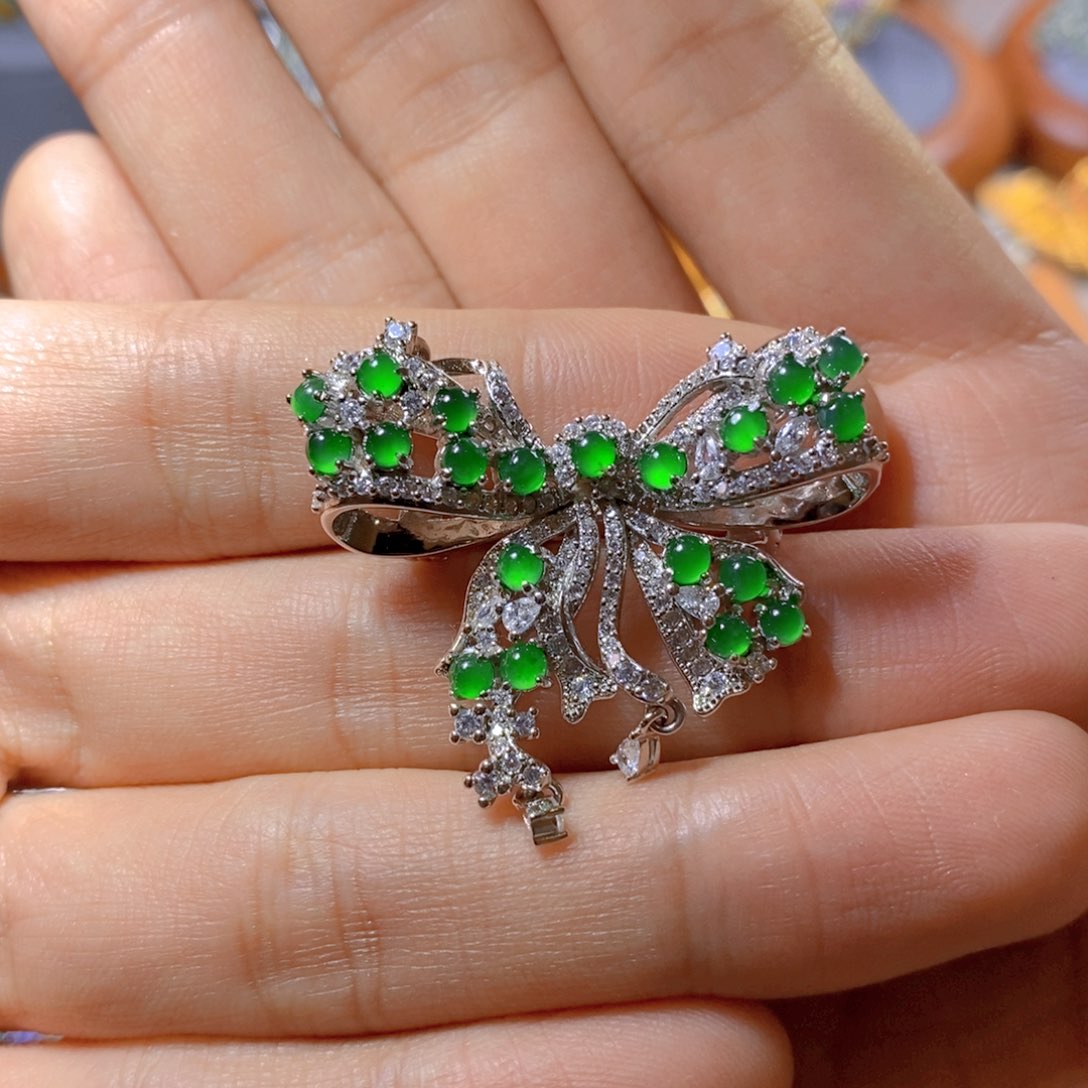 翡翠颈饰银S925镶嵌天然翡翠