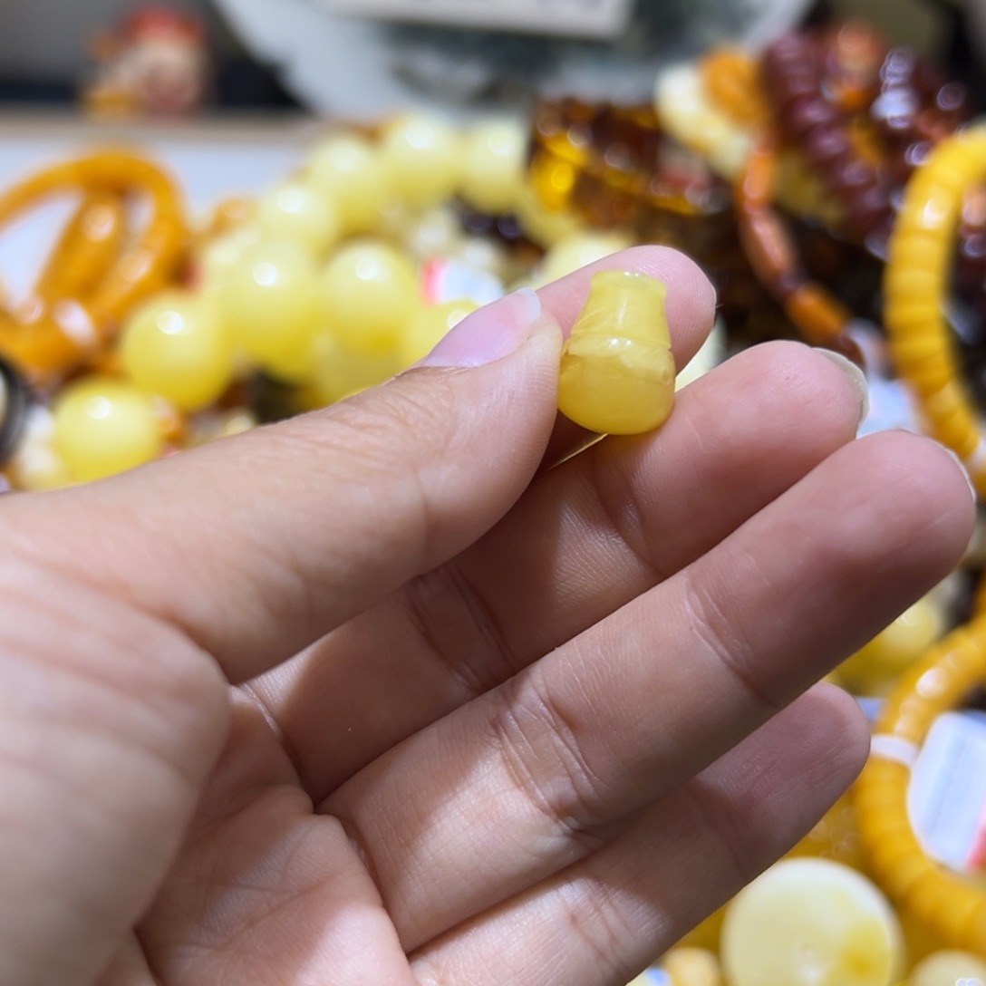 琥珀珠宝奇石未镶嵌