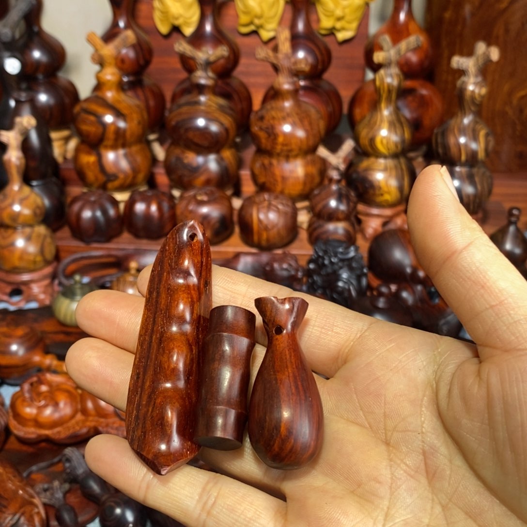 木M****C小叶紫檀吊坠3个