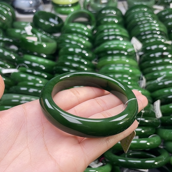 未镶嵌手镯和田玉（碧玉）