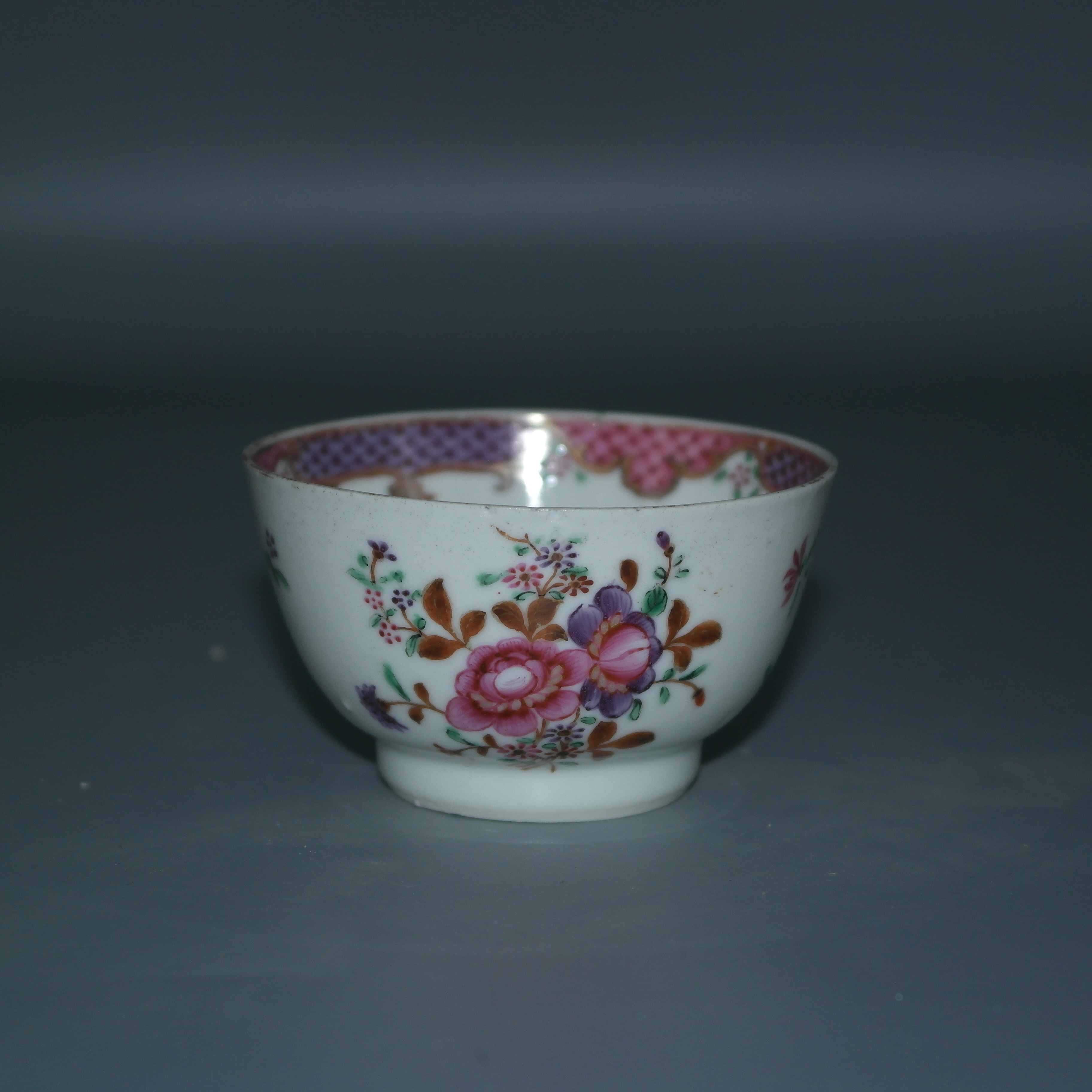 LOT27  乾隆广彩杯   