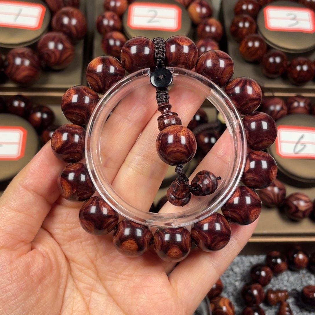 黄花梨/降香黄檀1.5对眼………