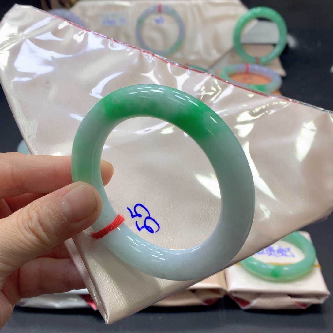 翡翠未镶嵌手镯55圈口