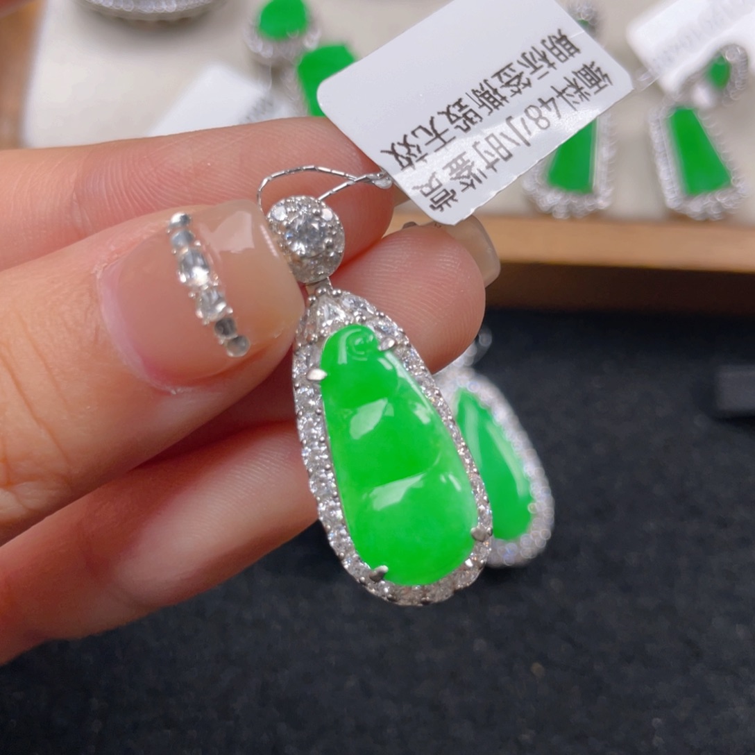 翡翠颈饰银S925镶嵌北包包b n