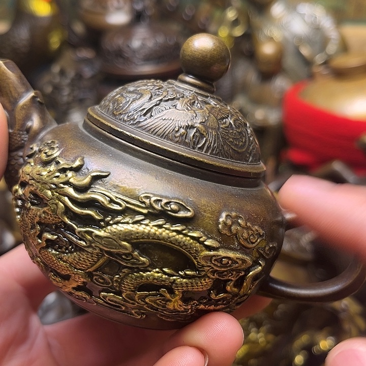 精美铜器批发档口