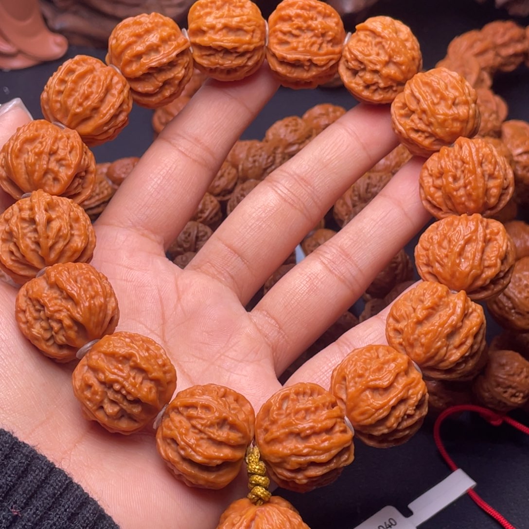 文玩核桃吊坠龙脊京八棱