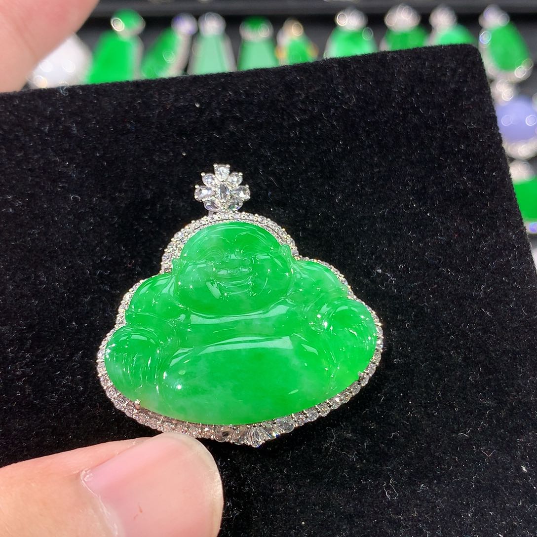 翡翠18K金镶嵌颈饰