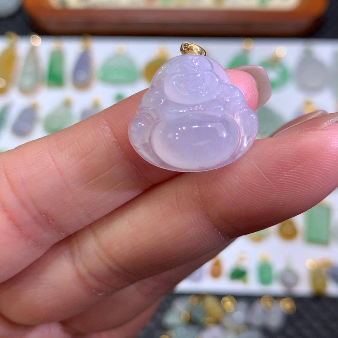 翡翠颈饰18K金镶嵌翡翠吊坠的未镶嵌