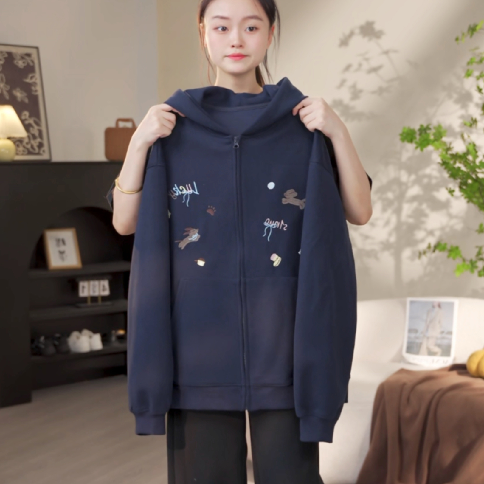 【涵妈推荐】女大童秋款初中生大码重工小狗刺绣连帽卫衣外套休闲秋