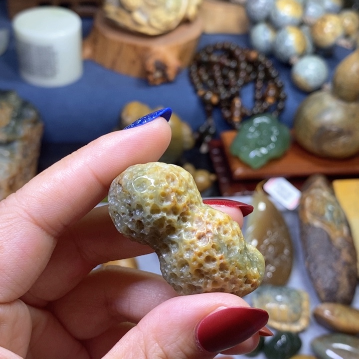 岫岩河磨玉（透闪石质玉）把件未镶嵌