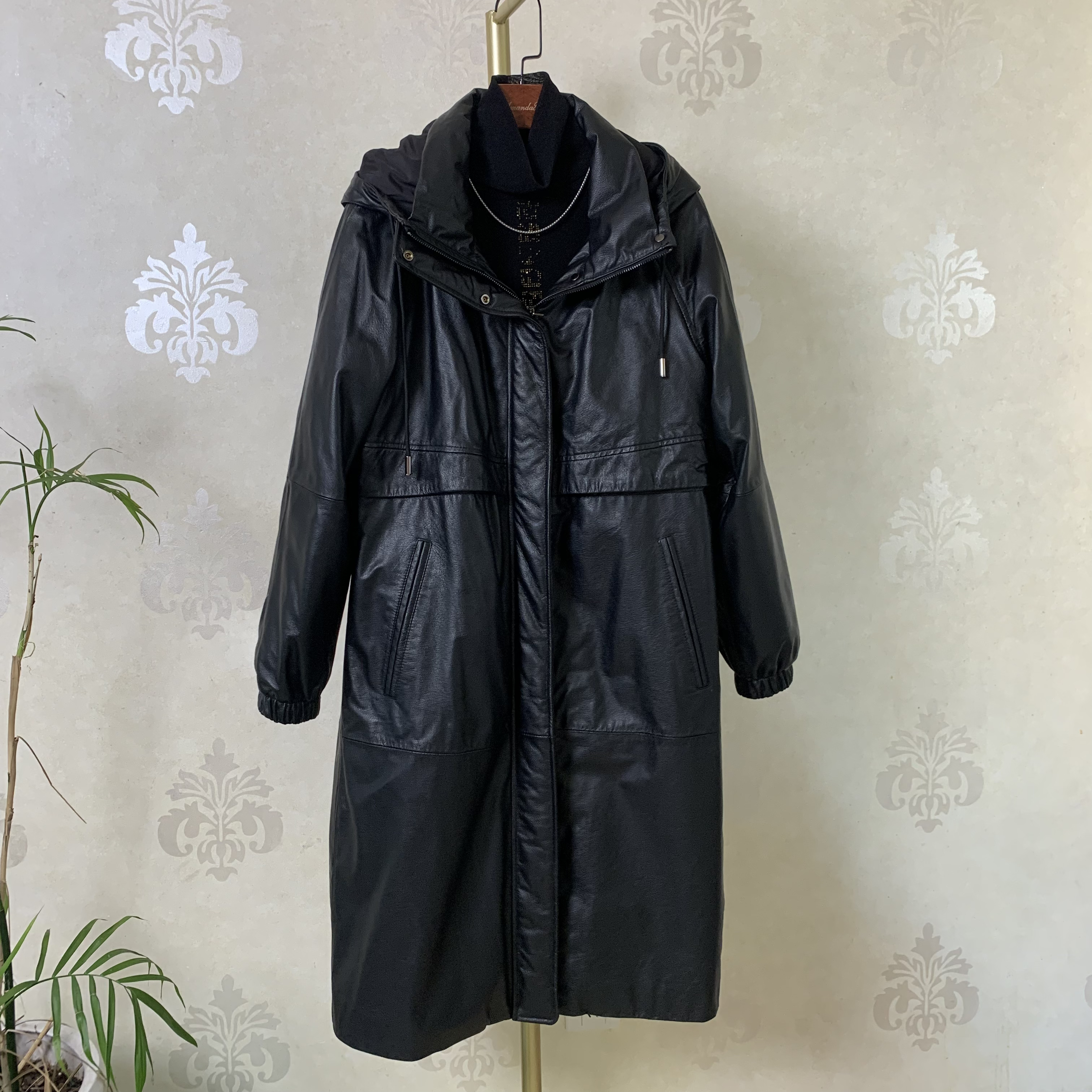 连帽牛皮脱卸女款牛皮羽绒服