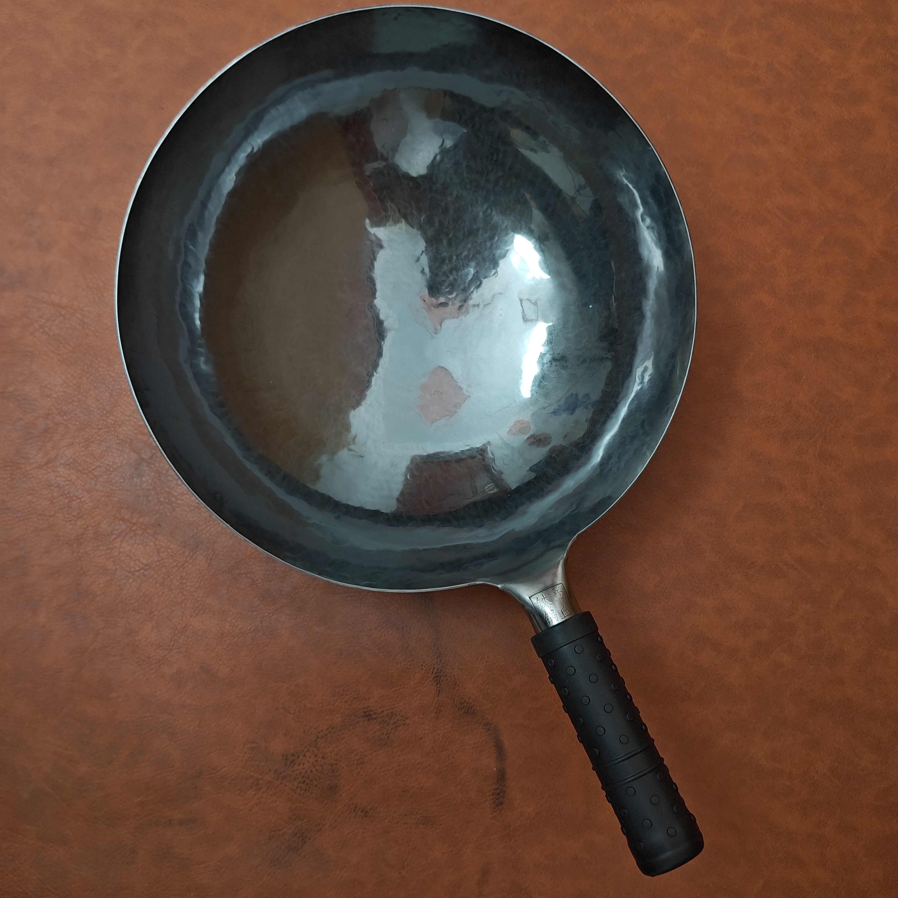 章丘手工冷锻铁锅无涂层物理不粘锅家用老式炒菜锅