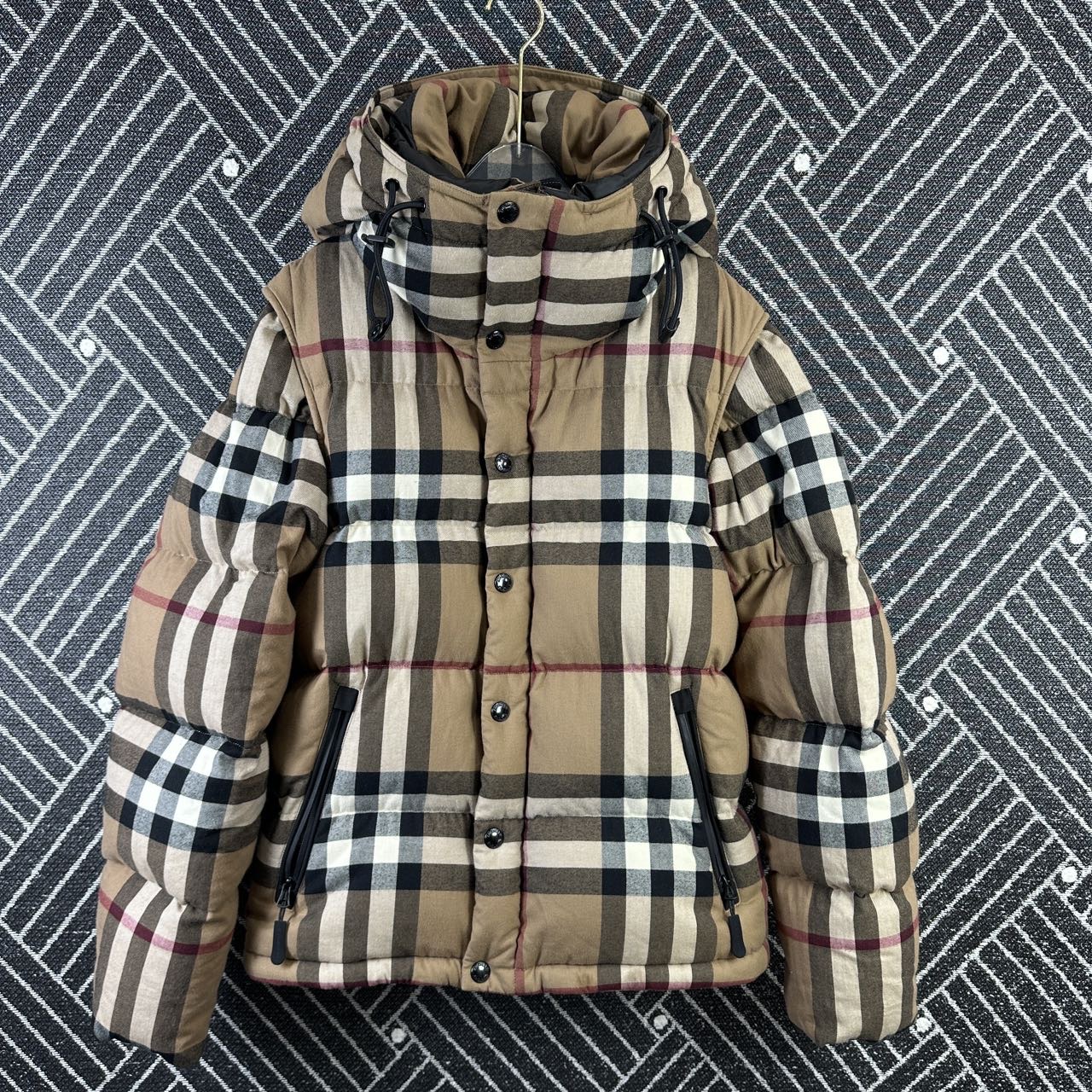 99新 BURBERRY/博柏利 99新 Burberry可拆袖羽绒服 /s码/18105