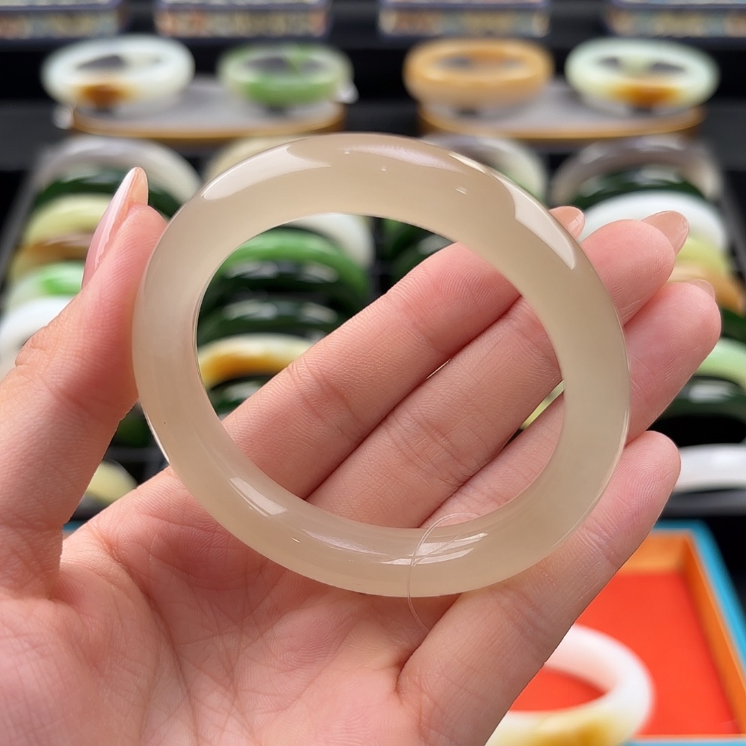 和田玉未镶嵌手镯高冰起猫红藕粉（难得）52.6