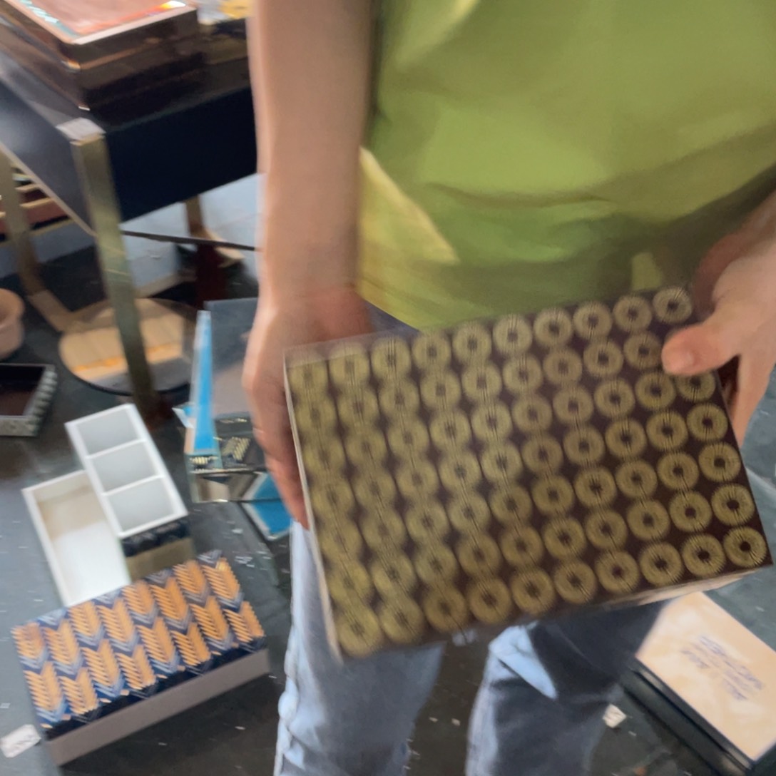 陶瓷花瓶，仿真绿植。