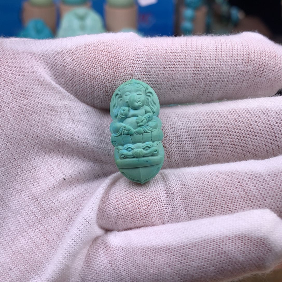 绿松石未镶嵌珠宝奇石