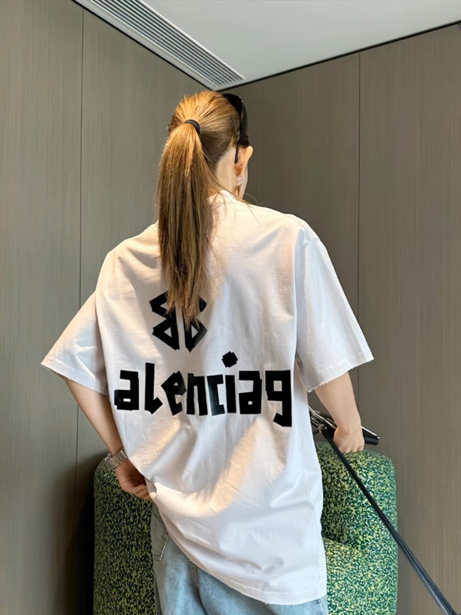 巴黎T恤宽松大版男士纯棉休闲情侣大码百搭夏季半袖潮流