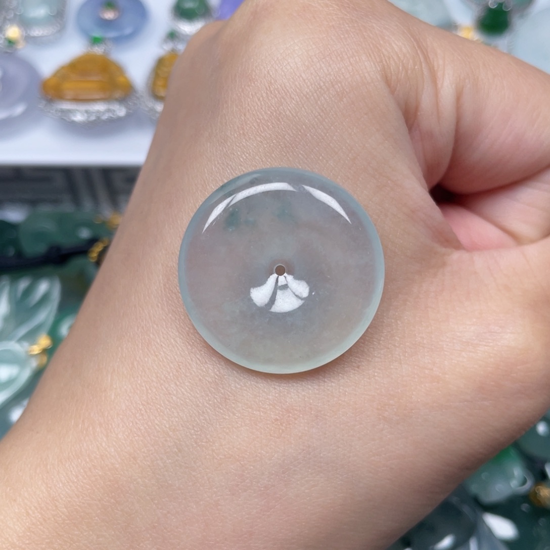 翡翠颈饰18K金镶嵌翡翠