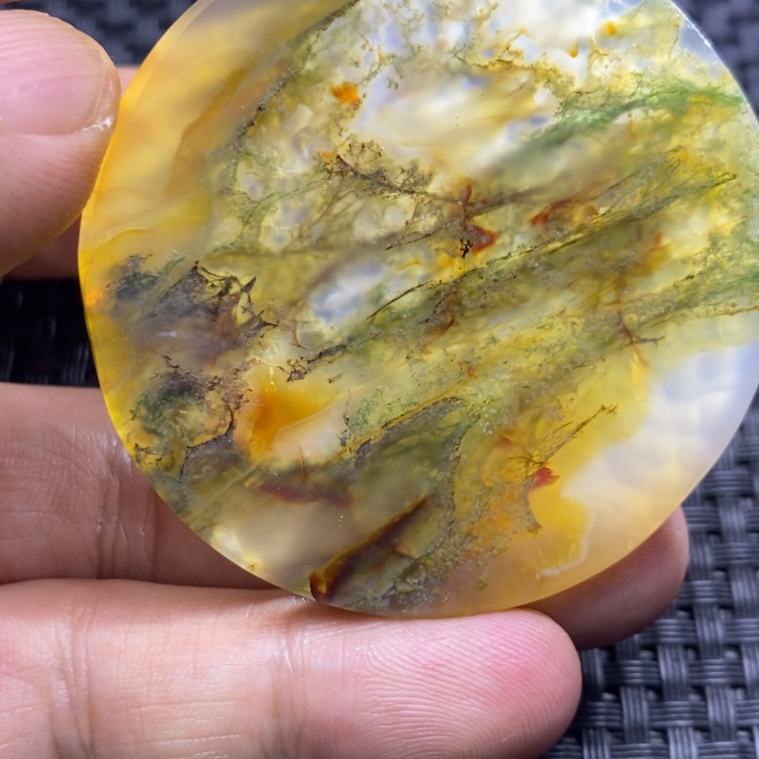 杨***过玛瑙/玉髓未镶嵌颈饰