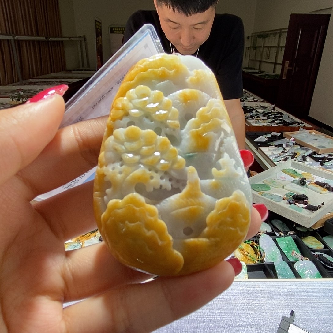 翡翠未镶嵌颈饰翡翠