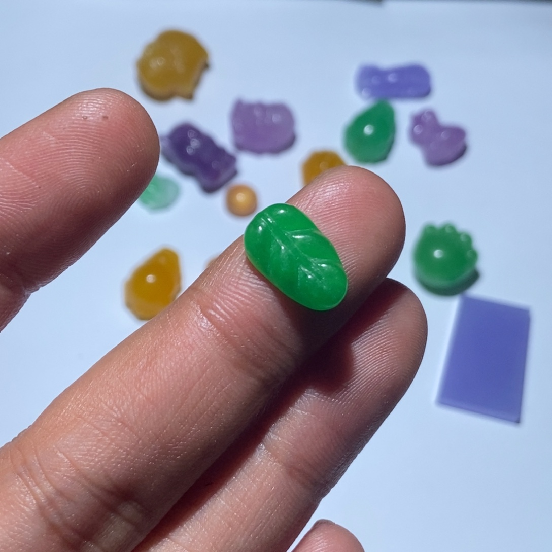 翡翠未镶嵌颈饰吊坠