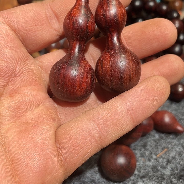 木质类印度小叶紫檀绕指柔葫芦长5.5cm直径2.3cm