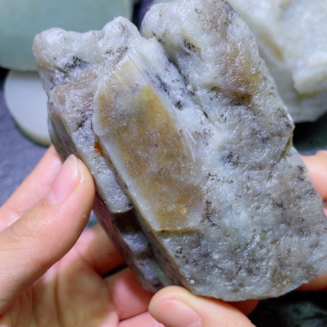 和田玉未镶嵌珠宝半成品