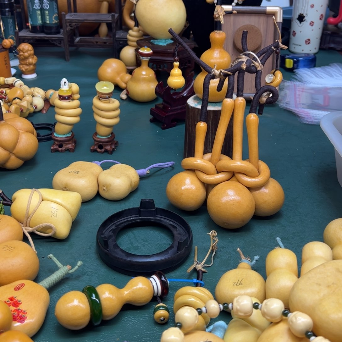 亮***亮大叶紫檀（黑酸枝木类）