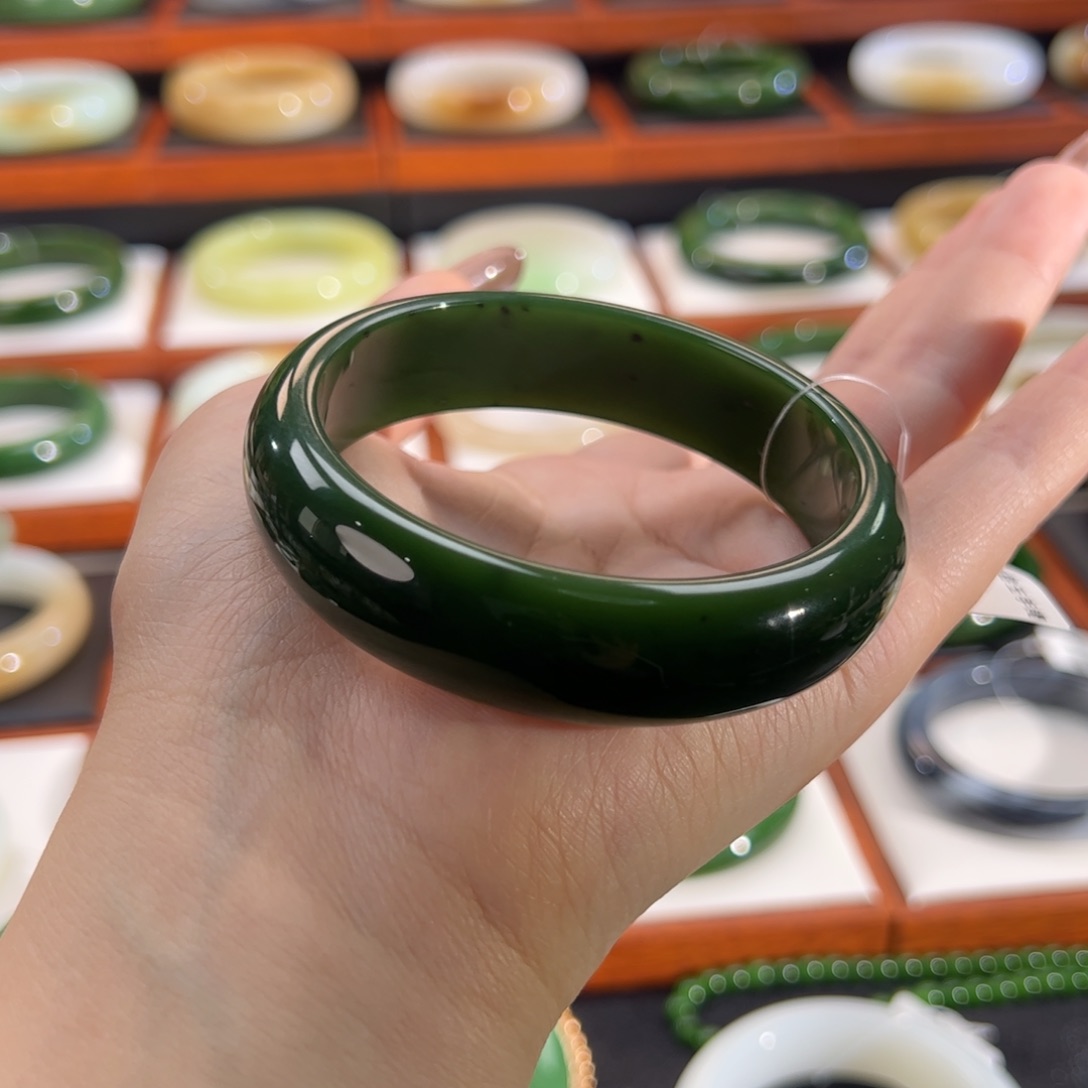 和田玉（碧玉）手镯未镶嵌小****～58