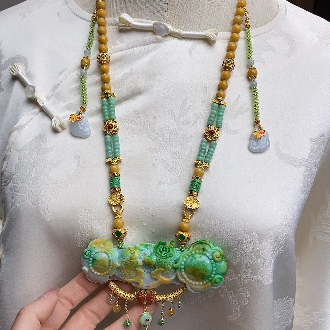 翡翠颈饰未镶嵌天然