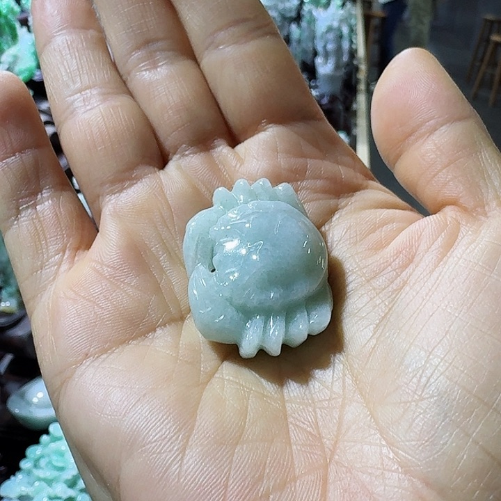 翡翠把件未镶嵌八方来财