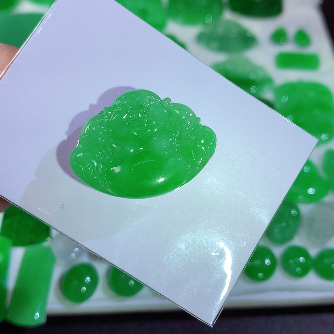 翡翠颈饰未镶嵌天然翡翠