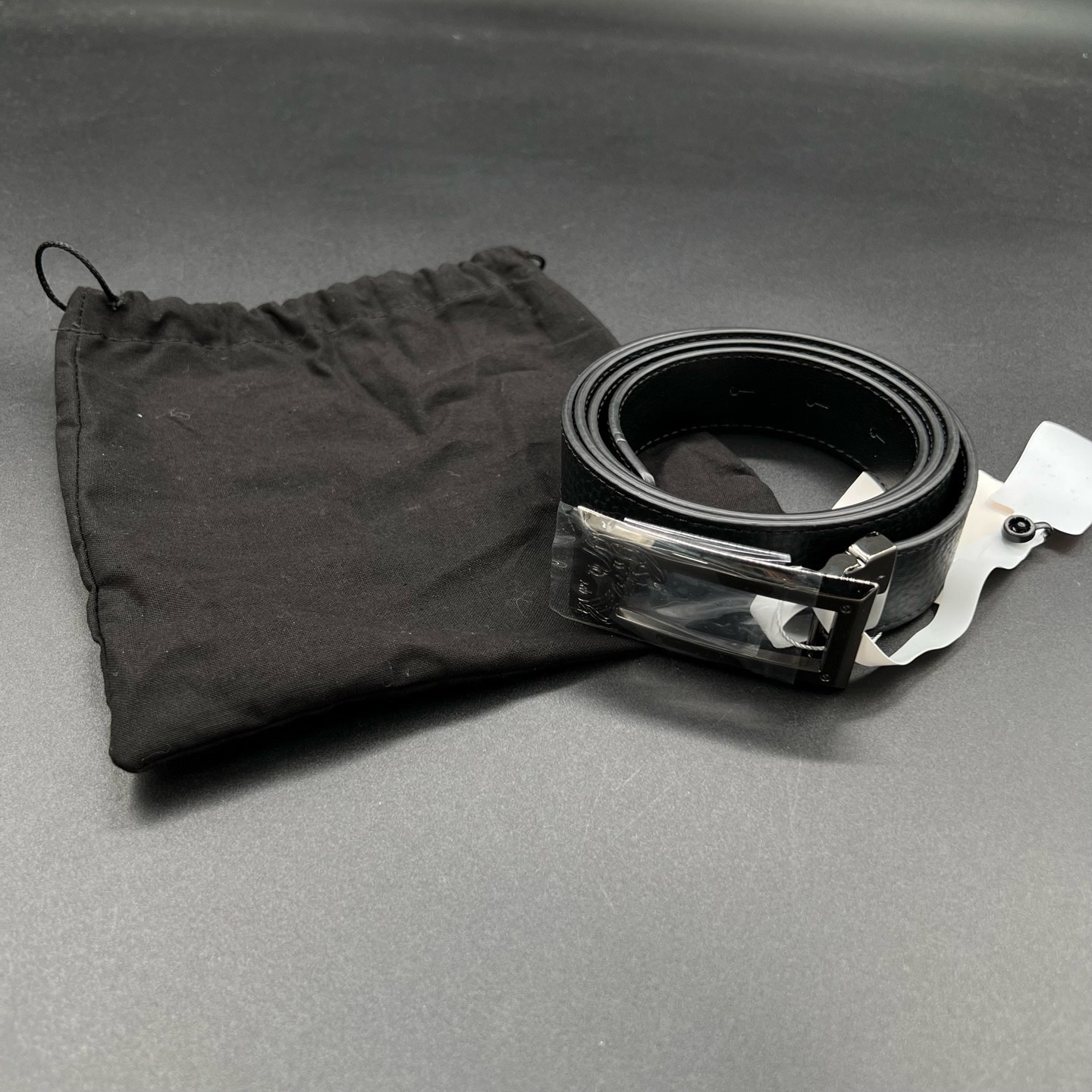 未使用 VERSACE/范思哲 （ll）粒纹镂空人像腰带 125cm/全新018503