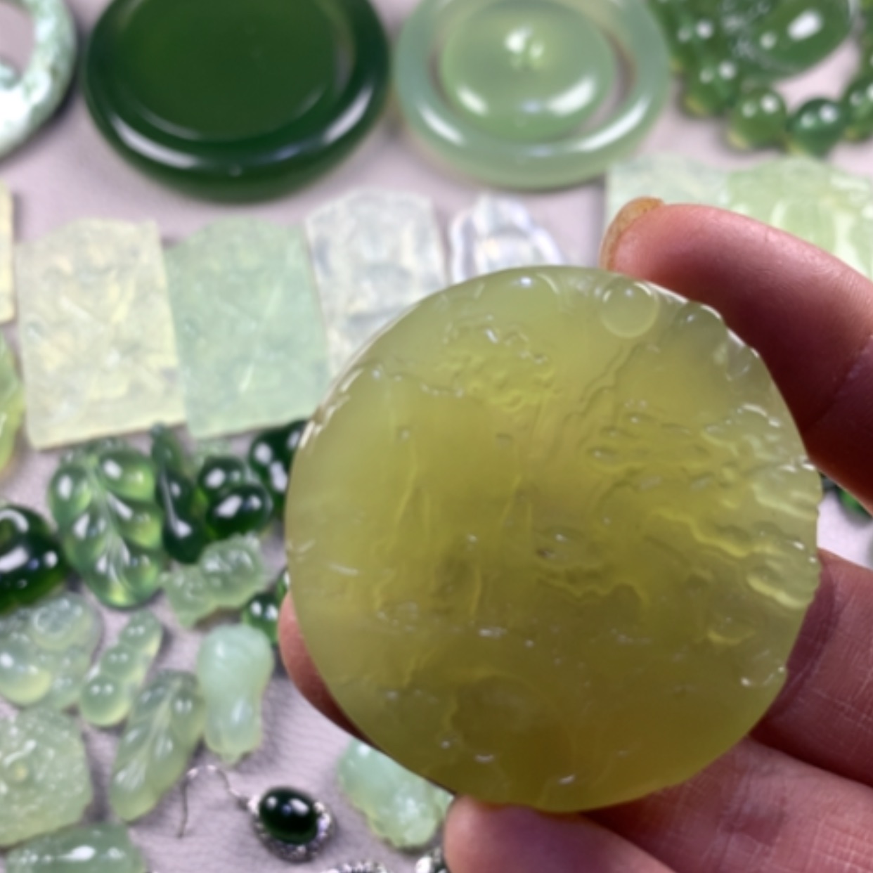 【闪购商品】蛇纹石玉未镶嵌吊坠