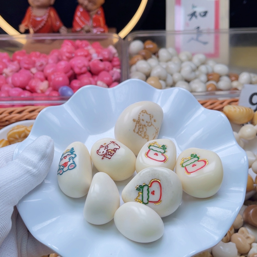 吊坠白玉菩提B30mm/1颗象牙果手把件 微瑕